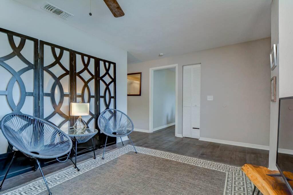 Driftwood Castle Urban Oasis With Firepit Near Convention Center And Amalie Arena, Room For 6 Tampa Exteriör bild