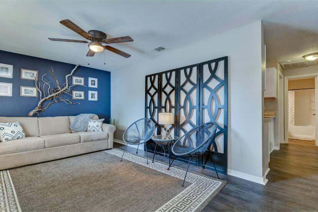 Driftwood Castle Urban Oasis With Firepit Near Convention Center And Amalie Arena, Room For 6 Tampa Exteriör bild
